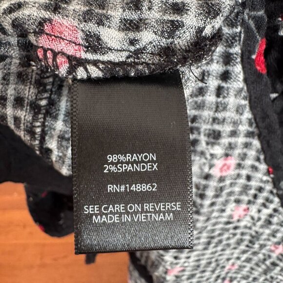 TORRID EMMA BABYDOLL CRINKLE GAUZE LONG SLEEVE BLACK ROSES SZ 0 TUNIC TOP - Picture 5 of 6